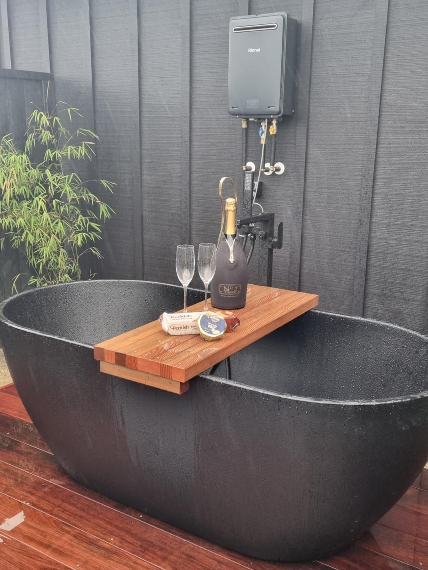 Bach22 Rustic Romantic Getaway Te Puna Экстерьер фото