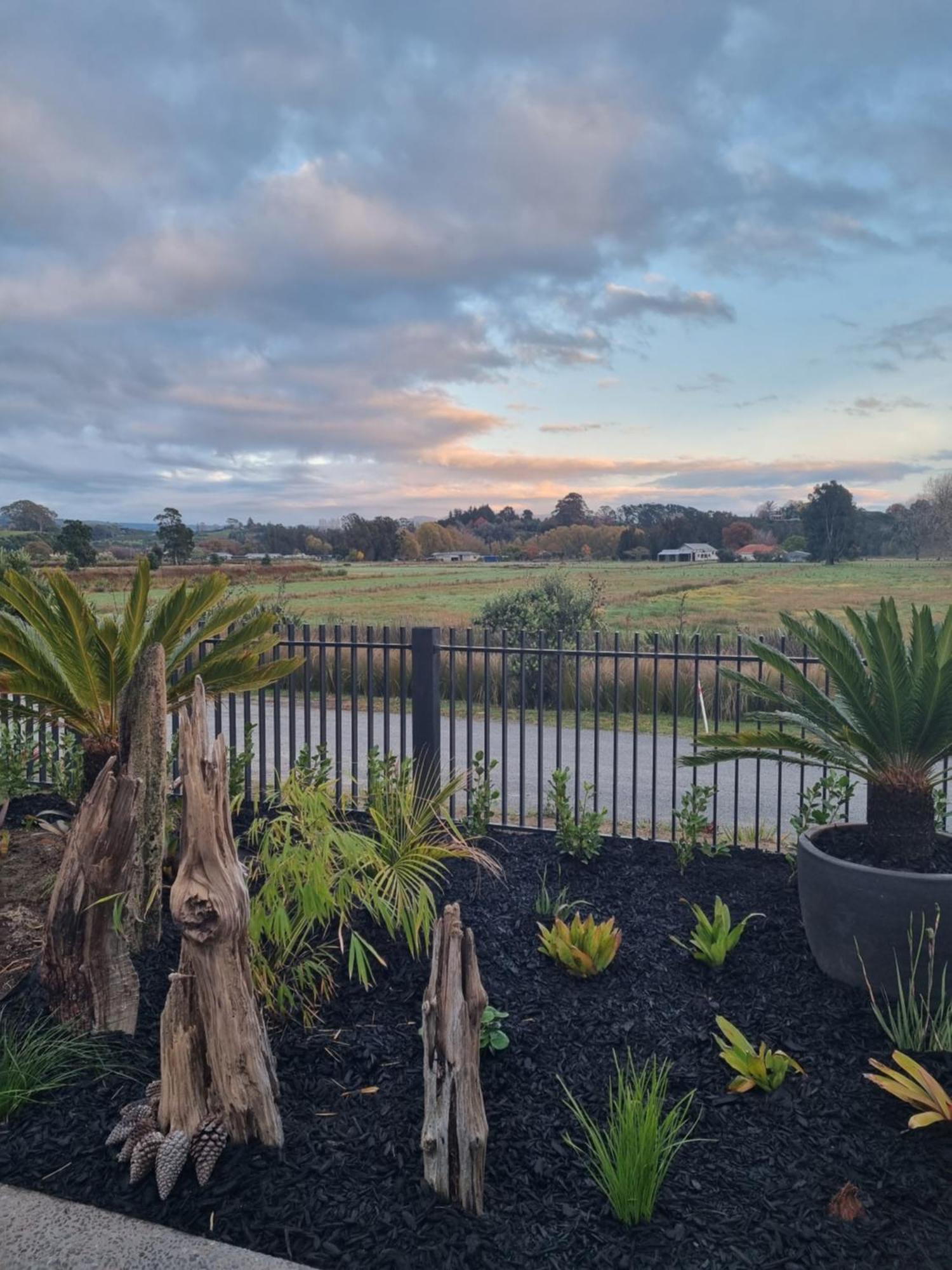 Bach22 Rustic Romantic Getaway Te Puna Экстерьер фото